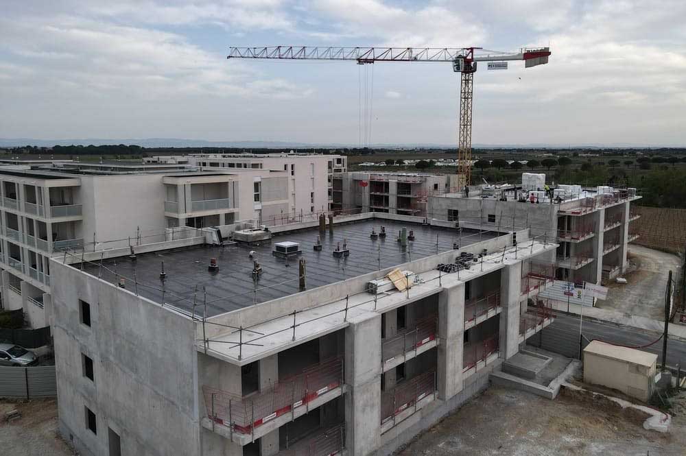 Chantier avec grue